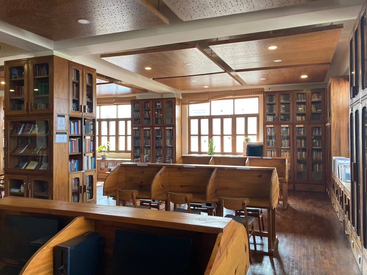 The Rangjung Yeshe Library